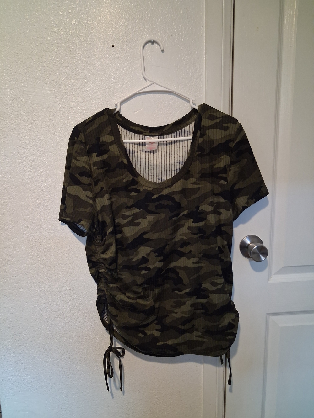 Women's Camouflage Ribbed Drawstring Short Sleeve Top - Olive Camo